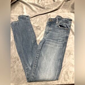 👚(bundle 4 items w/👚for $16) Women's Blue Jeans